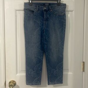 Cute Chaps brand blue denim capris with very subtle print in denim. Size 6P.